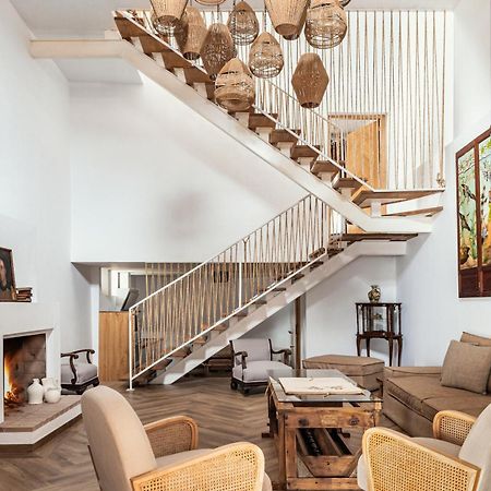 Apartamentos Turisticos El Patio Del Nogal กวาดาลูเป ภายนอก รูปภาพ