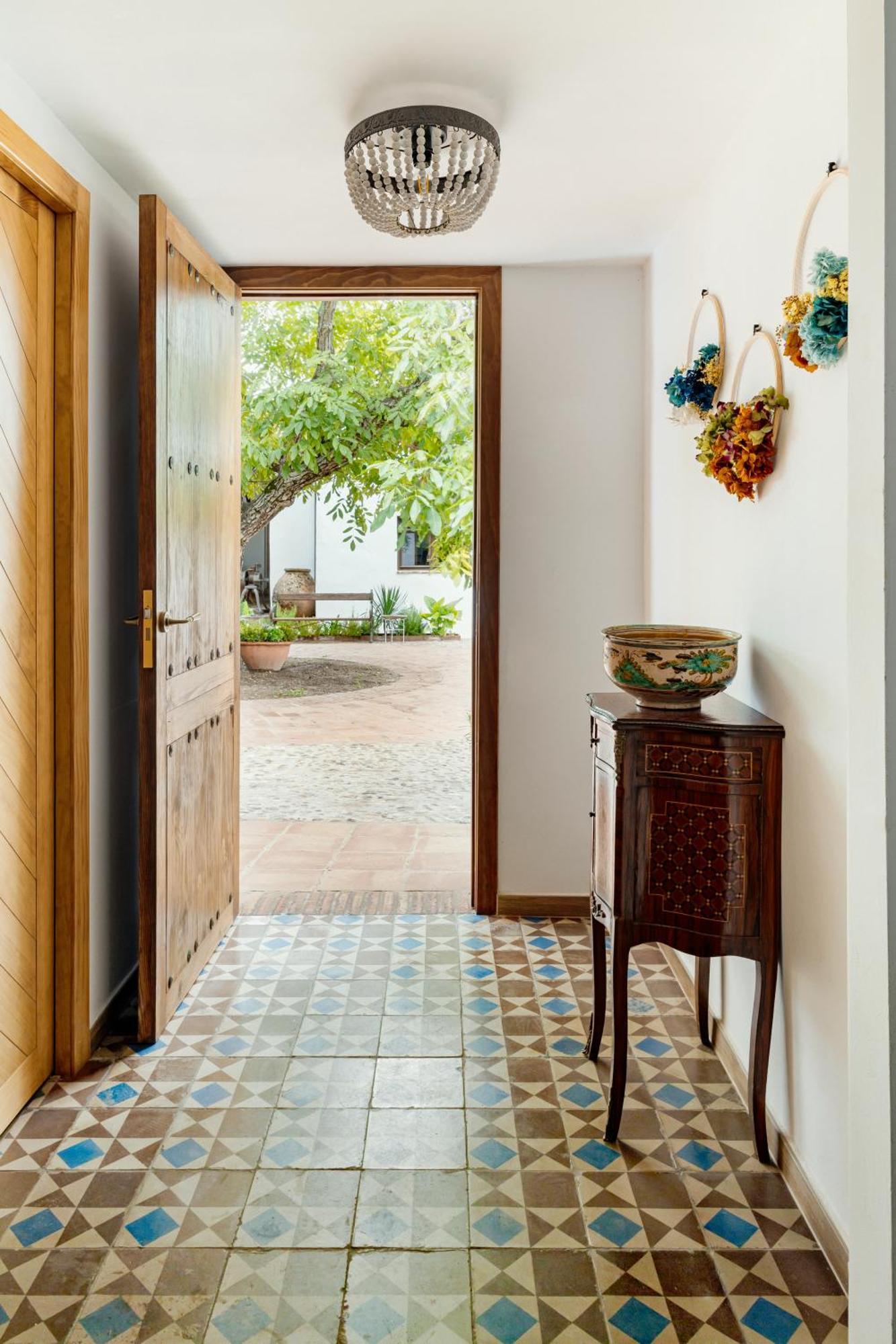 Apartamentos Turisticos El Patio Del Nogal กวาดาลูเป ภายนอก รูปภาพ