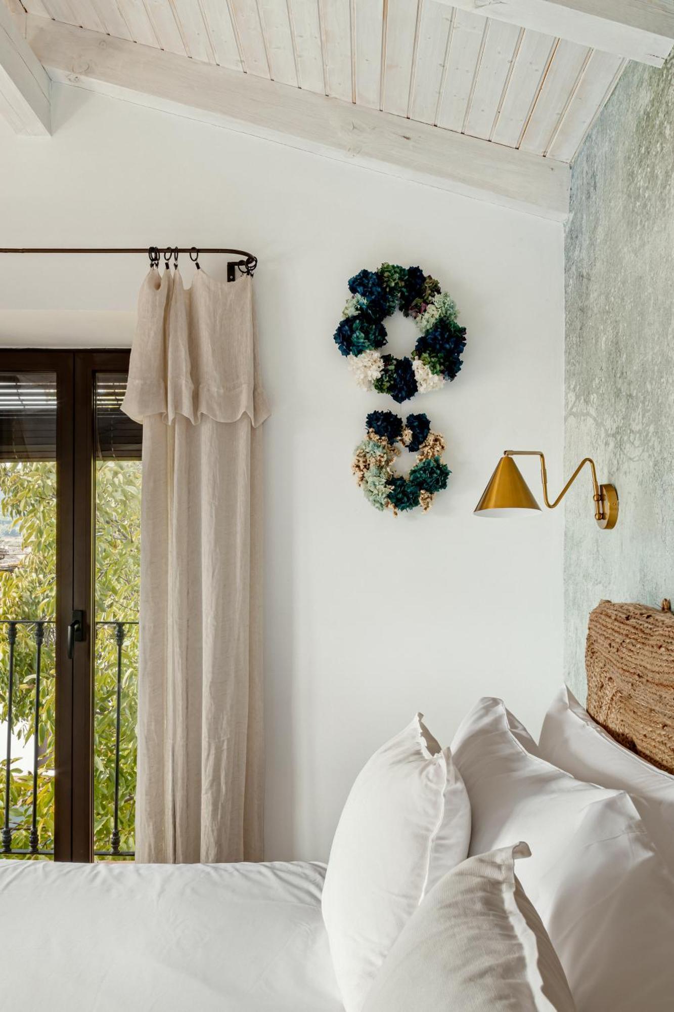 Apartamentos Turisticos El Patio Del Nogal กวาดาลูเป ภายนอก รูปภาพ