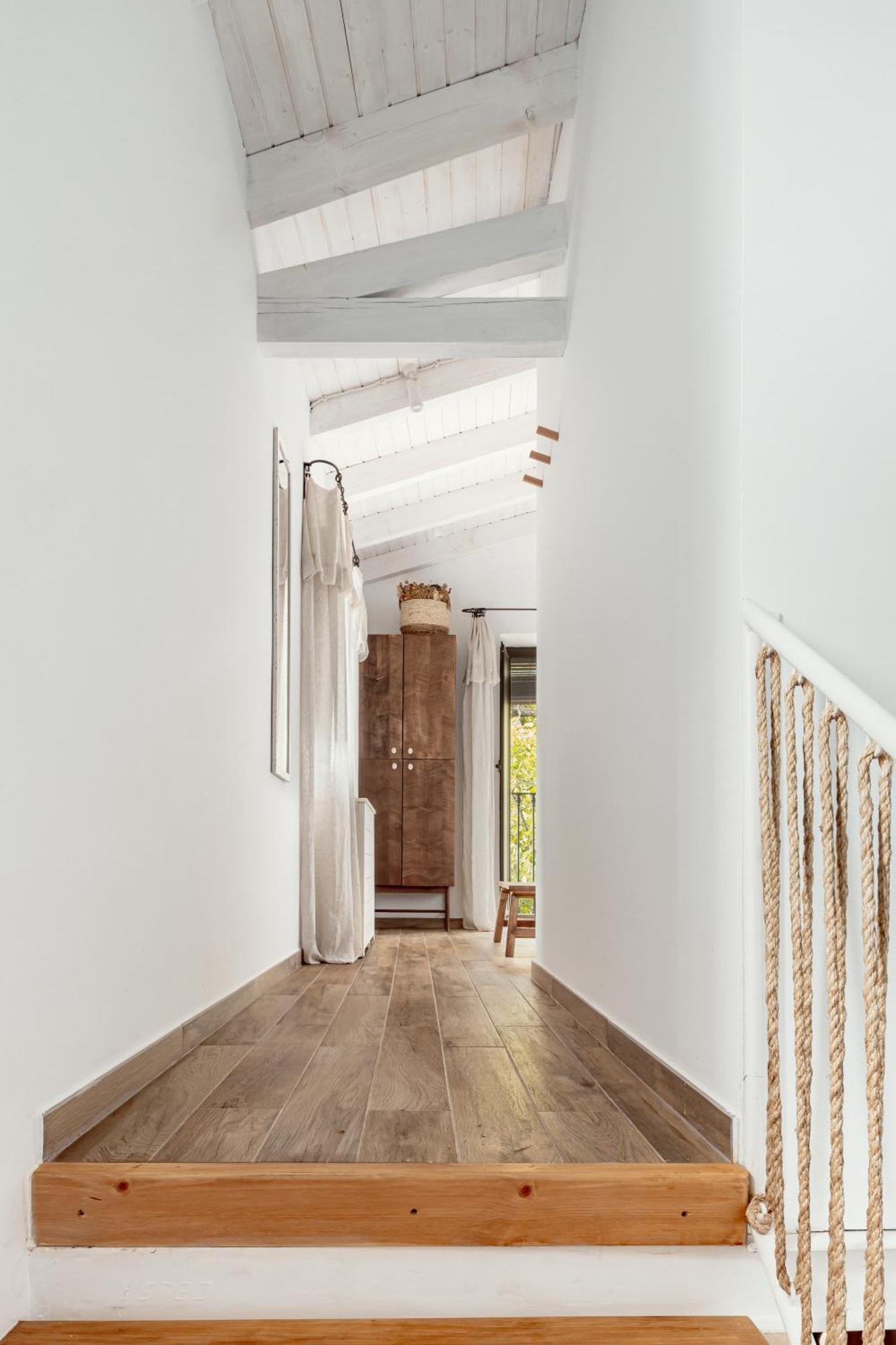 Apartamentos Turisticos El Patio Del Nogal กวาดาลูเป ภายนอก รูปภาพ