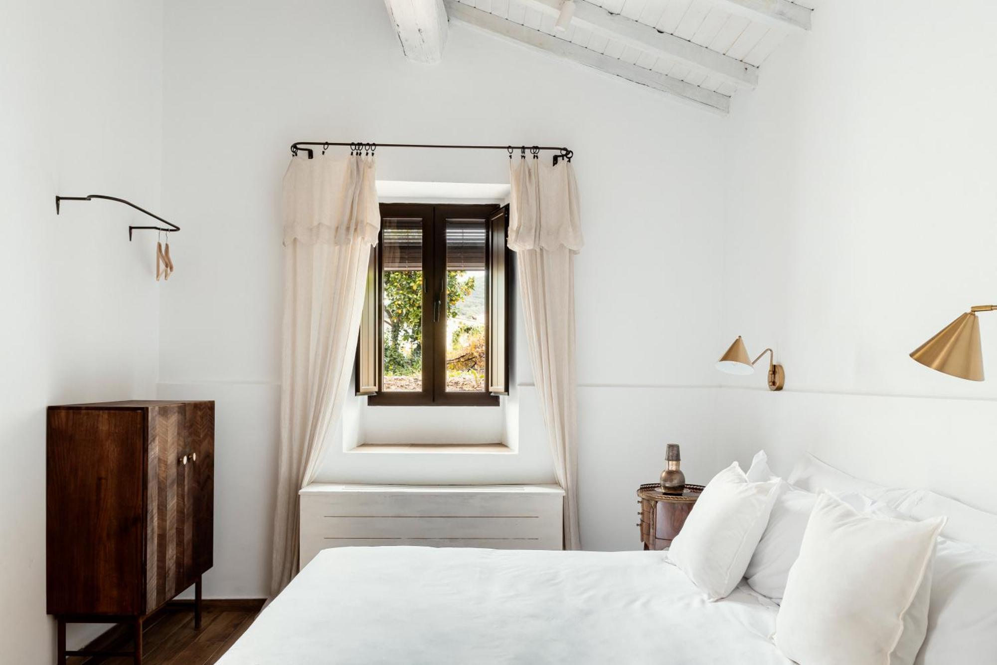 Apartamentos Turisticos El Patio Del Nogal กวาดาลูเป ภายนอก รูปภาพ