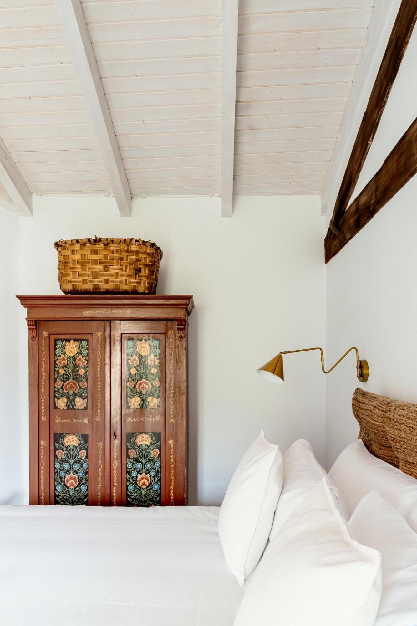 Apartamentos Turisticos El Patio Del Nogal กวาดาลูเป ภายนอก รูปภาพ