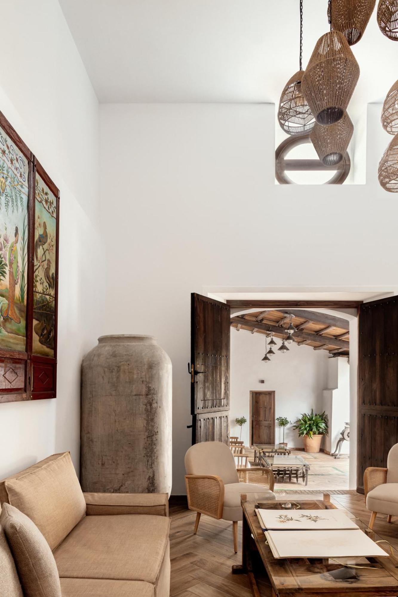 Apartamentos Turisticos El Patio Del Nogal กวาดาลูเป ภายนอก รูปภาพ